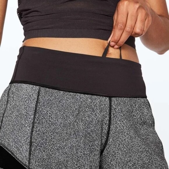 Size 4 Hot Hot Shorts with biker shorts - Picture 4 of 10